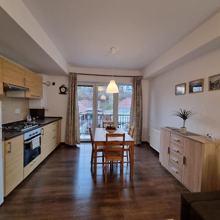 Avram Iancu Private Apartment With Ac Braszów Zewnętrze zdjęcie