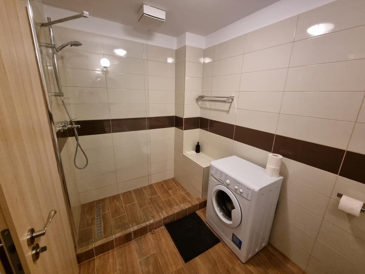 Avram Iancu Private Apartment With Ac Braszów Zewnętrze zdjęcie
