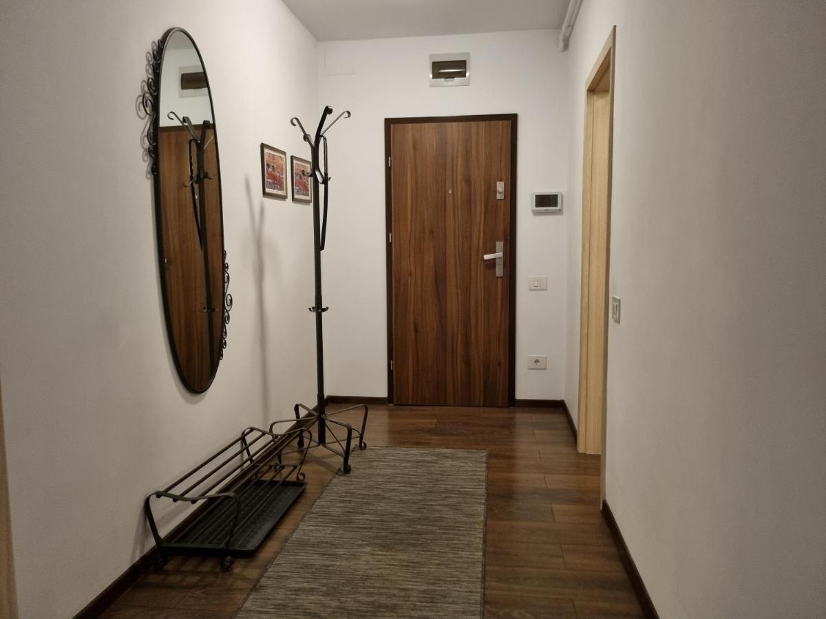 Avram Iancu Private Apartment With Ac Braszów Zewnętrze zdjęcie