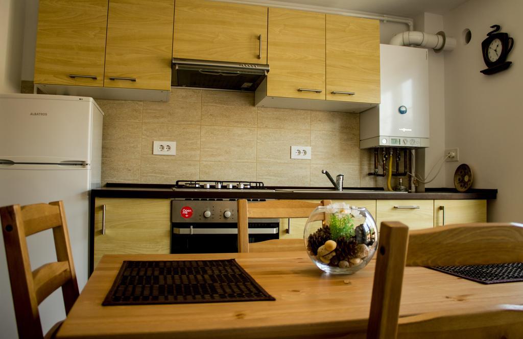 Avram Iancu Private Apartment With Ac Braszów Zewnętrze zdjęcie